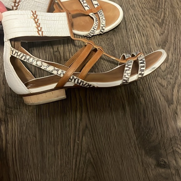 Coach women’s Nillie Tan and White Sandals with Braided Straps size 7 - Picture 2 of 6